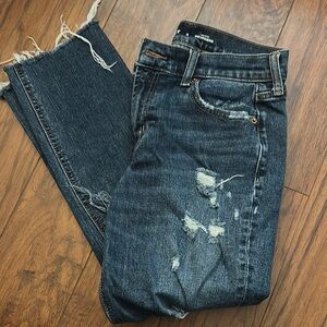 Women’s Distressed Boyfriend Jeans
